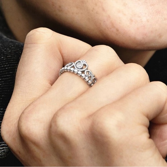 Princess Tiara Crown Ring - Picture 2 of 2